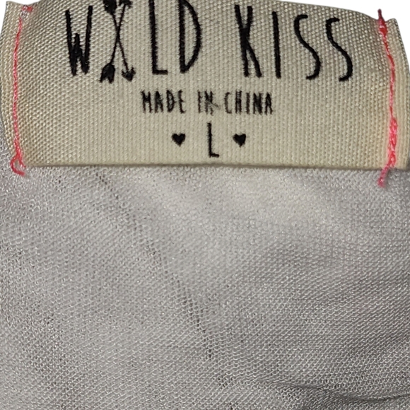 Wild Kiss White Graphic Print Womens MEDIUM T-shirt Think Positive Be Positive - Picture 9 of 9